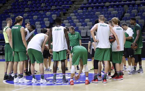 Unicaja's players and coach agree to pay cut during the pandemic