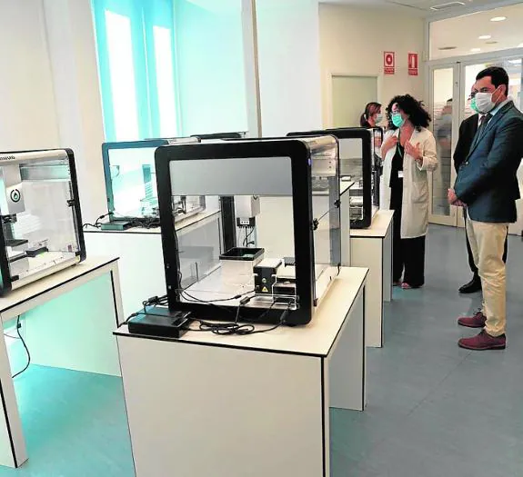 This Malaga laboratory is capable of processing 2,400 daily tests.