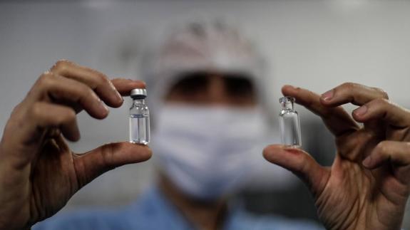 Minister banks on Oxford vaccine reaching Spain by end of 2020