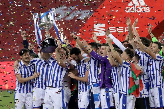 A second-half Mikel Oyarzabal penalty was all that was required to seal victory in the all-Basque Copa del Rey final in Seville on Saturday. His Real Sociedad team won their first piece of silverware since 1987, seeing off old rivals Athletic Bilbao in the process, claiming the postponed 2020 title. Athletic don’t have to wait long for another opportunity; they face Barcelona in the 2021 final a week on Saturday, also in Seville.