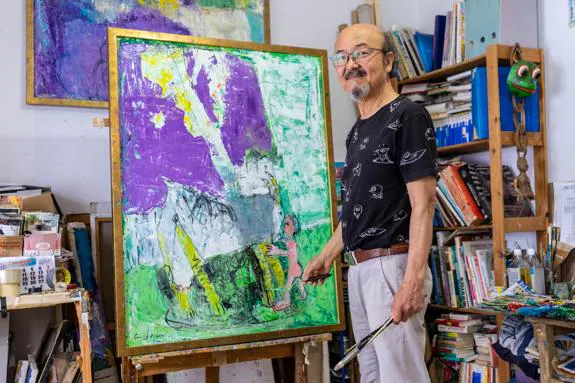 Artist Shinji Naganawa, in his studio in Álora. 