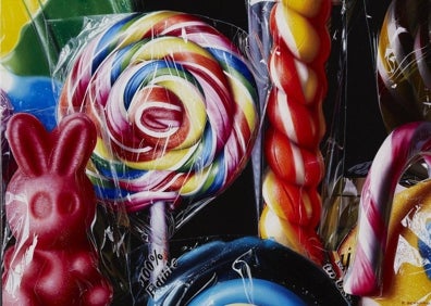 Imagen secundaria 1 - 'Noches tropicales' (1991), de Charles Bell (1935-1995); 'Conejito en la esquina' (2019)de Roberto Bernardi, y 'People's Flowers' (1971), de Richard Estes. 