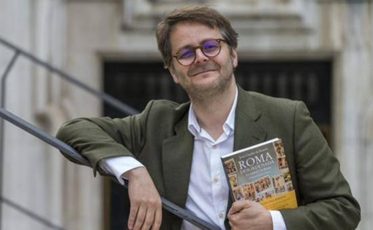 El diplomático Juan Claudio de Ramón, ganador de la III edición del Premio de Periodismo David Gistau. 