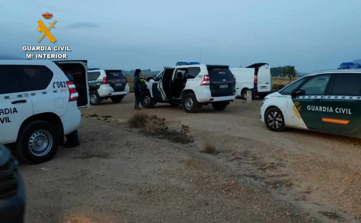 Patrullas de la guardia civil durante una intervención