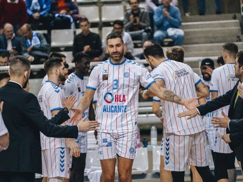 Fotos: Remontada del HLA Alicante ante el histórico Estudiantes