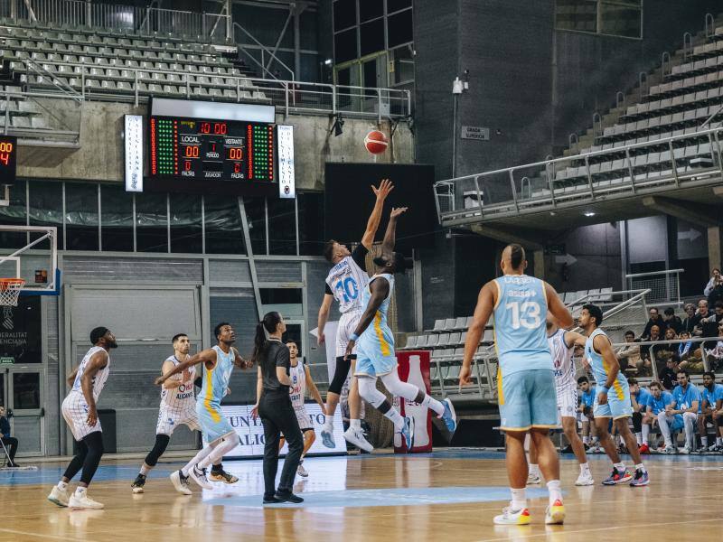 Fotos: Remontada del HLA Alicante ante el histórico Estudiantes