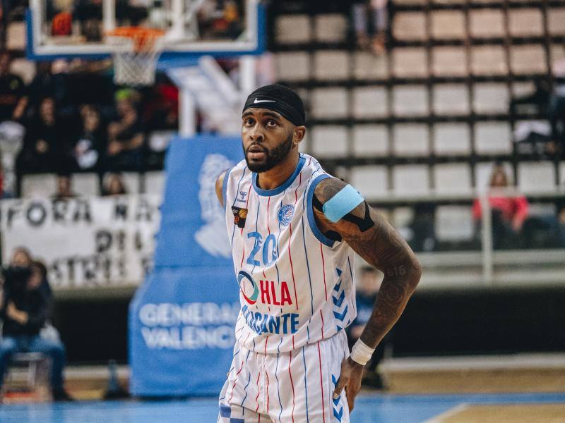 Fotos: Remontada del HLA Alicante ante el histórico Estudiantes