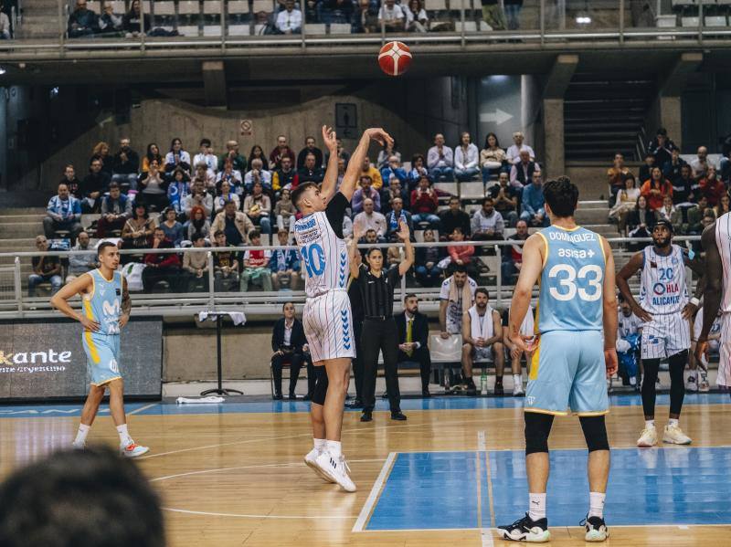 Fotos: Remontada del HLA Alicante ante el histórico Estudiantes