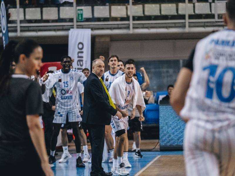 Fotos: Remontada del HLA Alicante ante el histórico Estudiantes