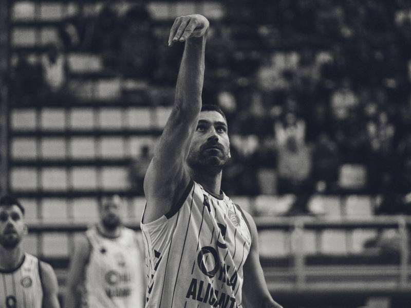 Fotos: Remontada del HLA Alicante ante el histórico Estudiantes