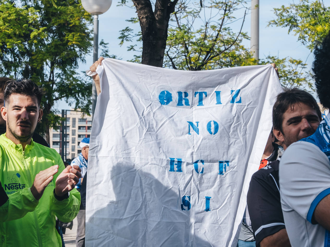Fotos: Clamor contra Ortiz y entrada al estadio con 0-1