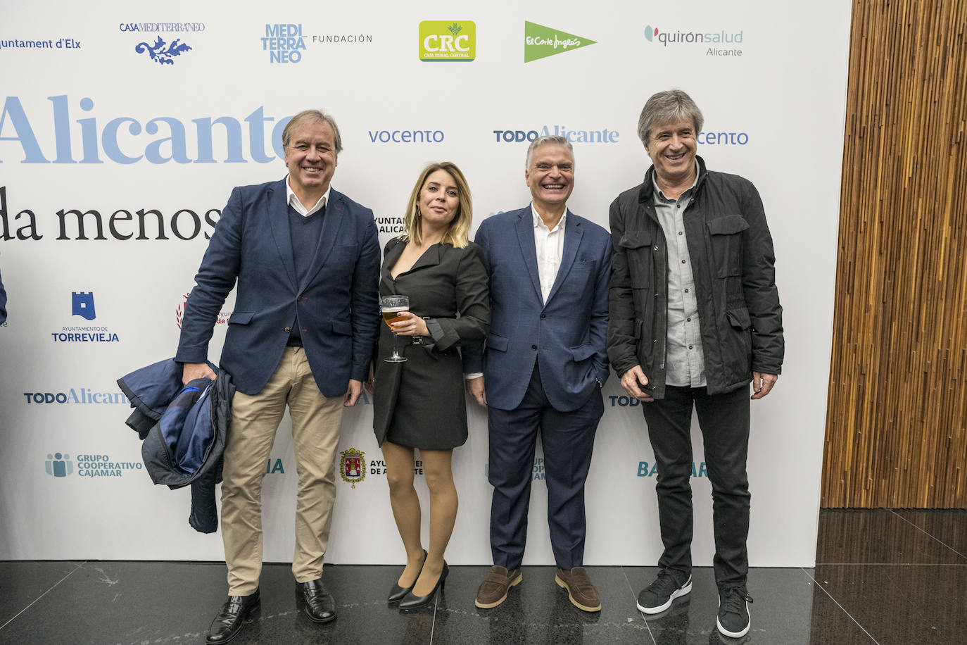 Invitados, a su paso por el photocall