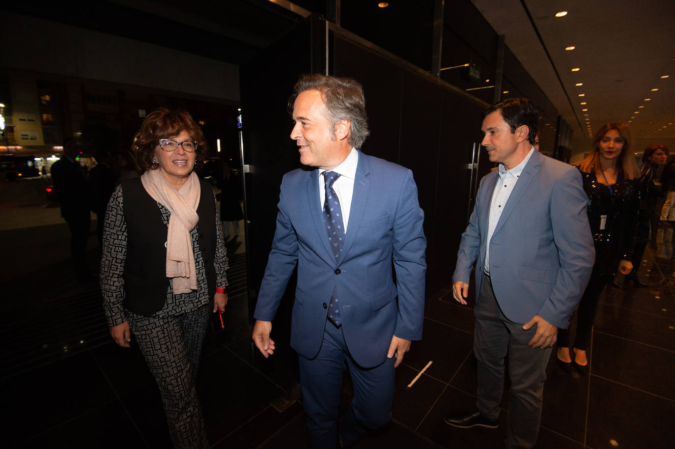 Fotos: Gran acogida institucional a la puesta de largo de TodoAlicante