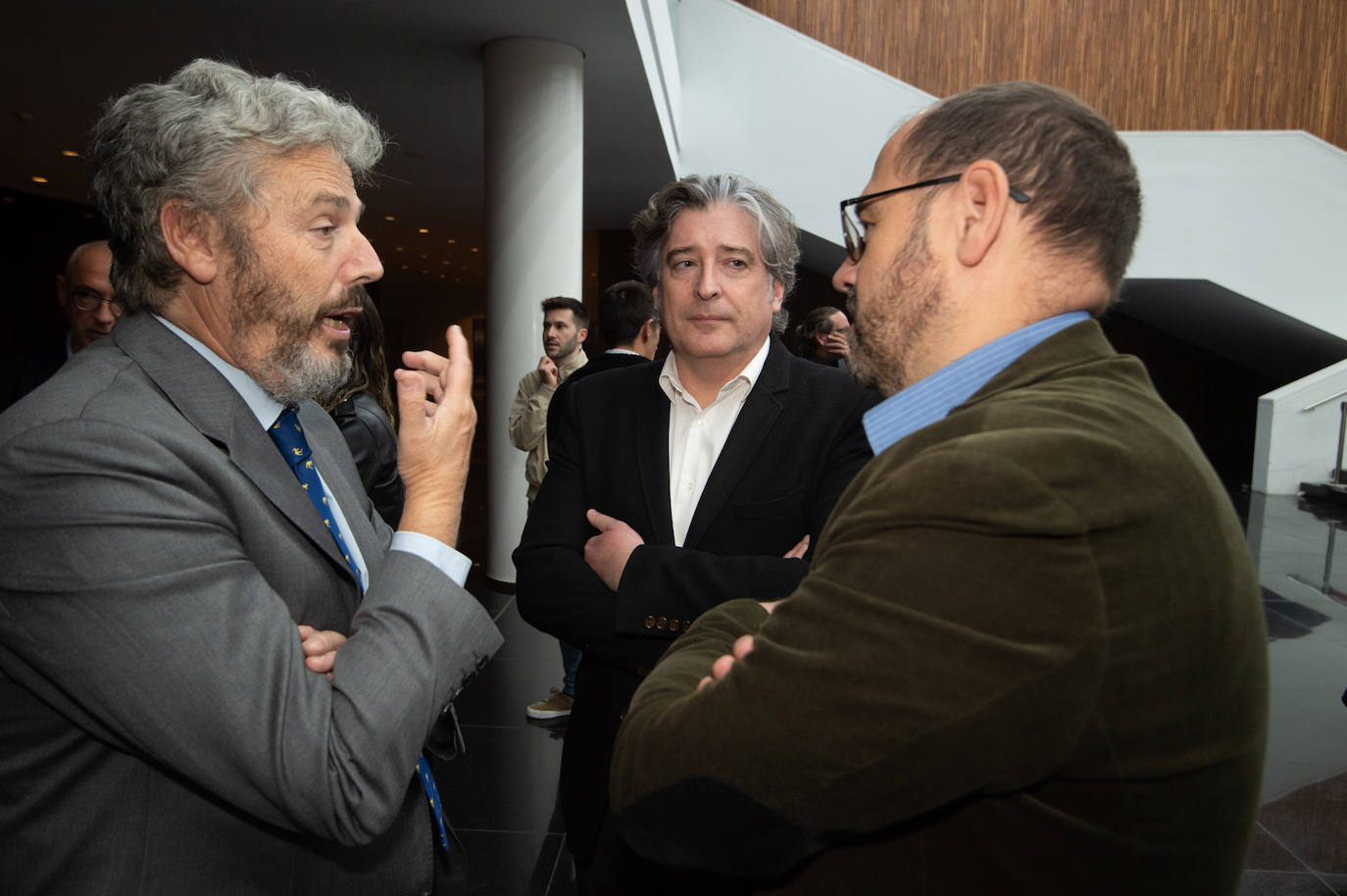 Fotos: Gran acogida institucional a la puesta de largo de TodoAlicante