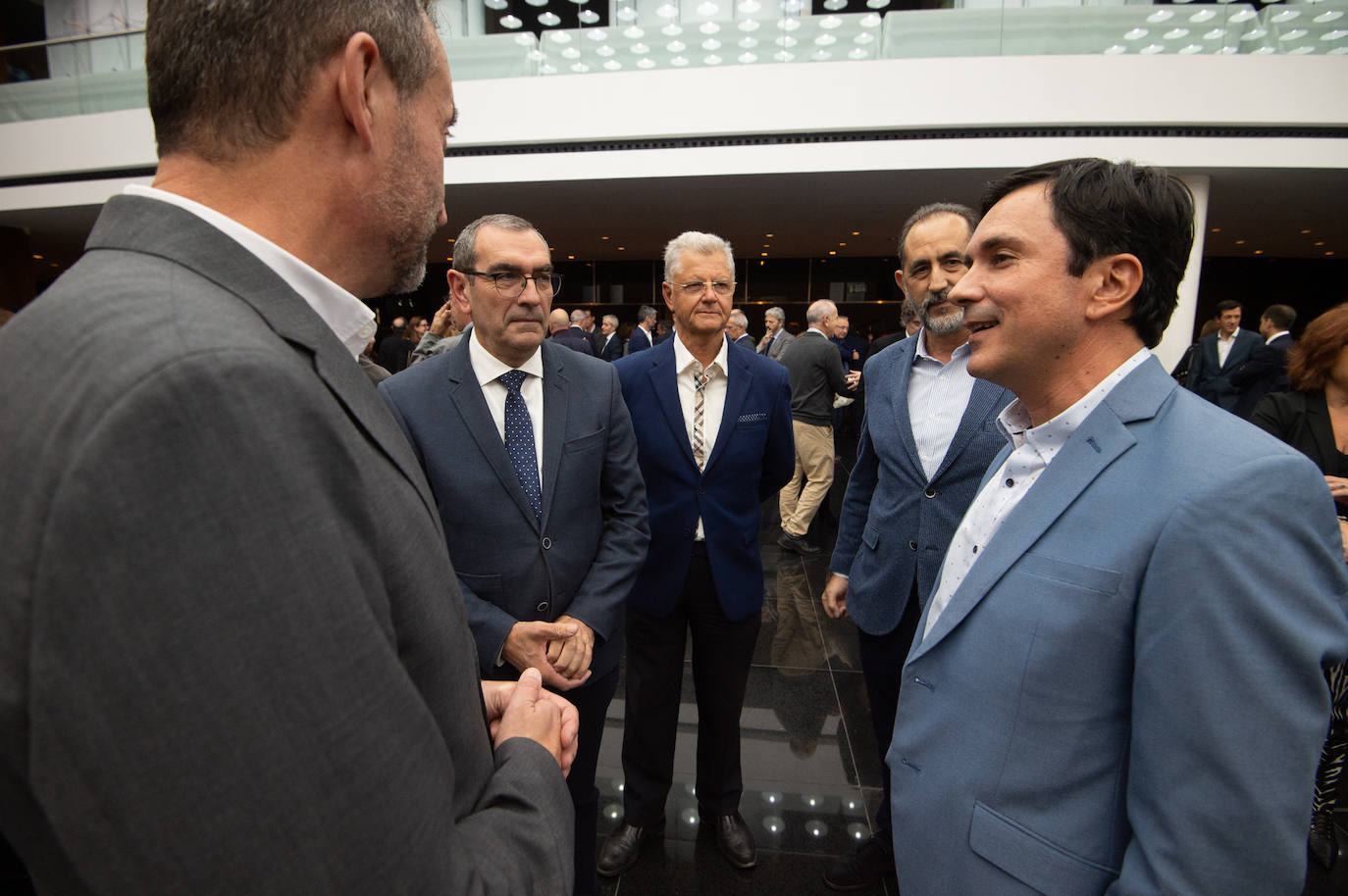 Fotos: Gran acogida institucional a la puesta de largo de TodoAlicante