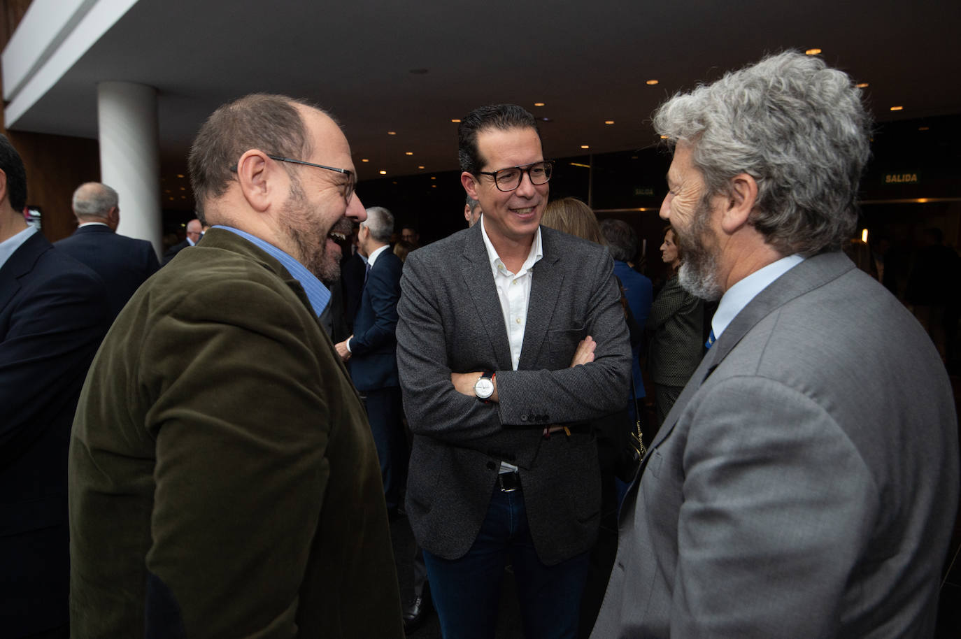 Fotos: Gran acogida institucional a la puesta de largo de TodoAlicante