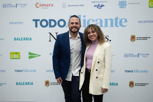 El concejal de Compromís de Alicante Rafael Mas y Sara Llobeill de Compromís per Alacant