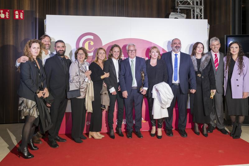 Asistentes a la Noche de la Economía Alicantina en el vino de honor posterior. 