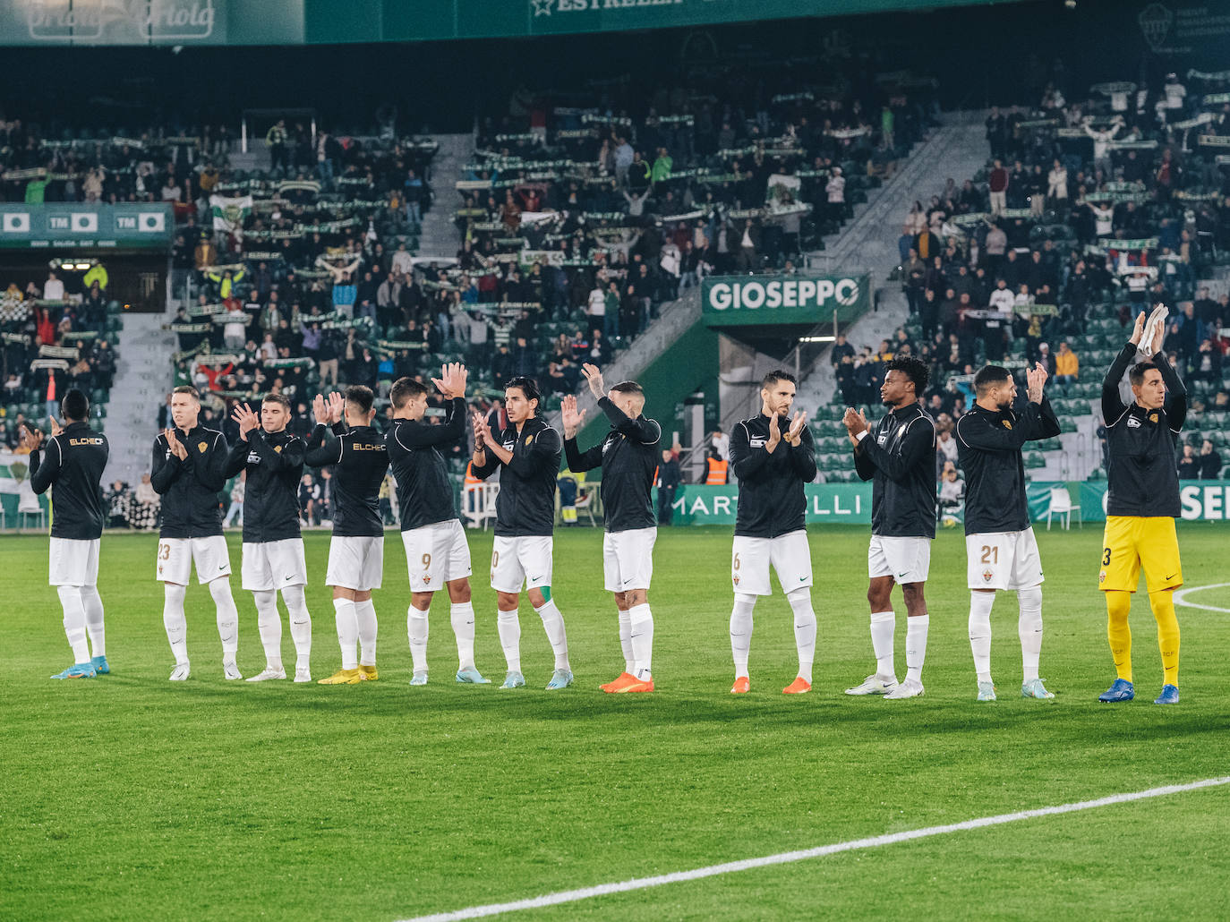 Fotos: El Elche CF cae ante el Leeds