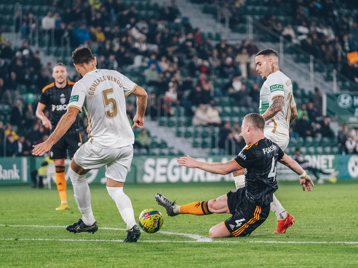 Fotos: El Elche CF cae ante el Leeds