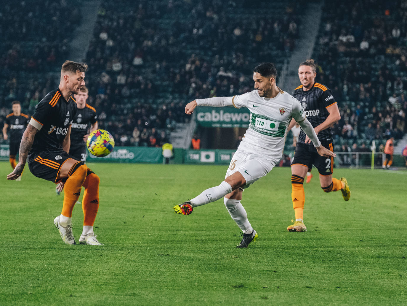 Fotos: El Elche CF cae ante el Leeds