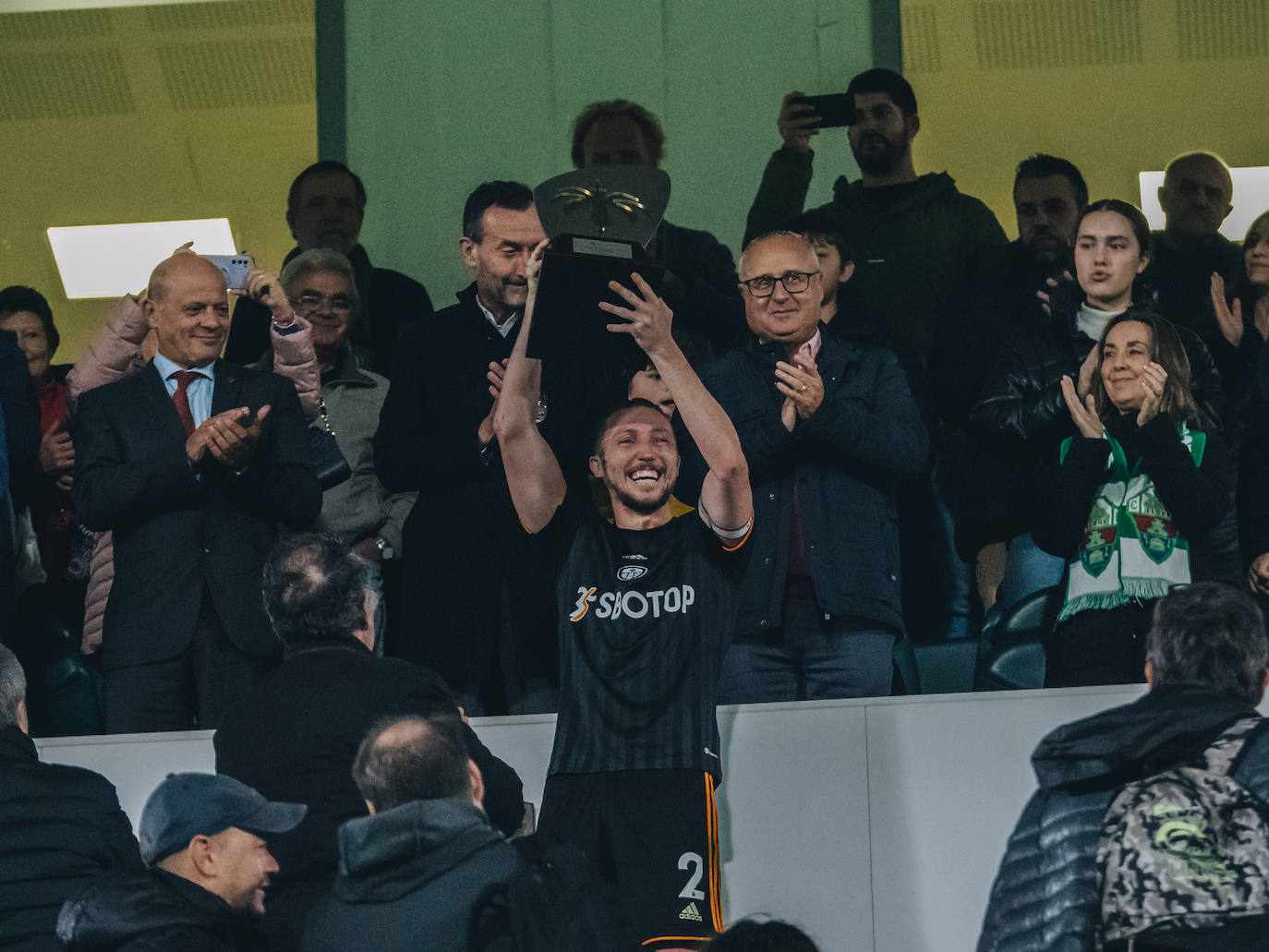 Fotos: El Elche CF cae ante el Leeds