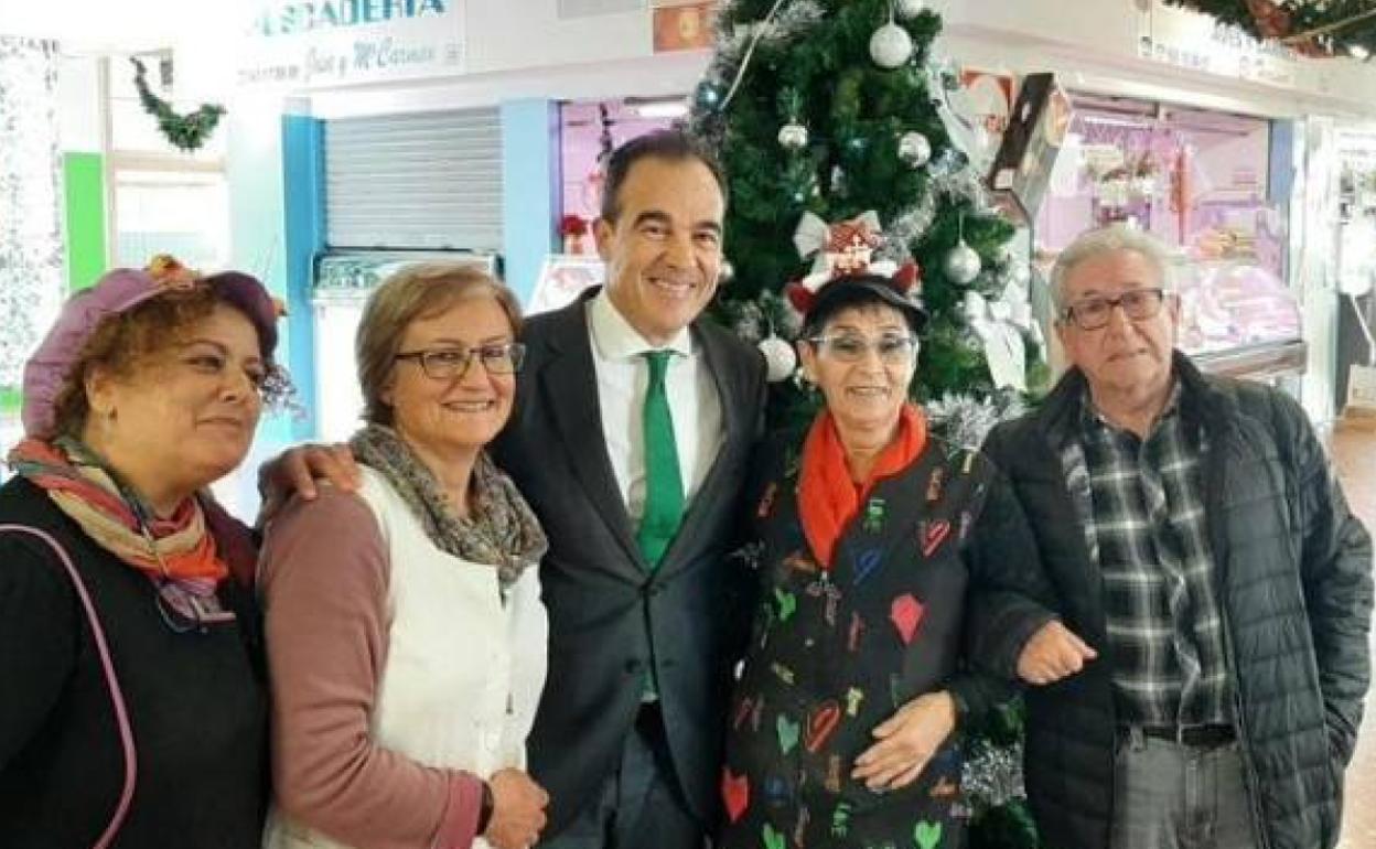 El concejal de Coordinación de Proyectos, en la entrega de premios de escaparatismo navideño, en imagen de archivo. 