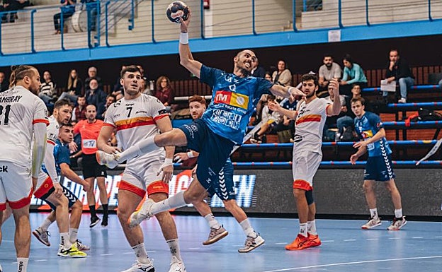 Acción del duelo de anoche en Benidorm 