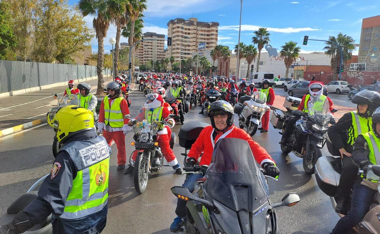 La 'Moto Papanoelada' de este sábado en la ciudad. 