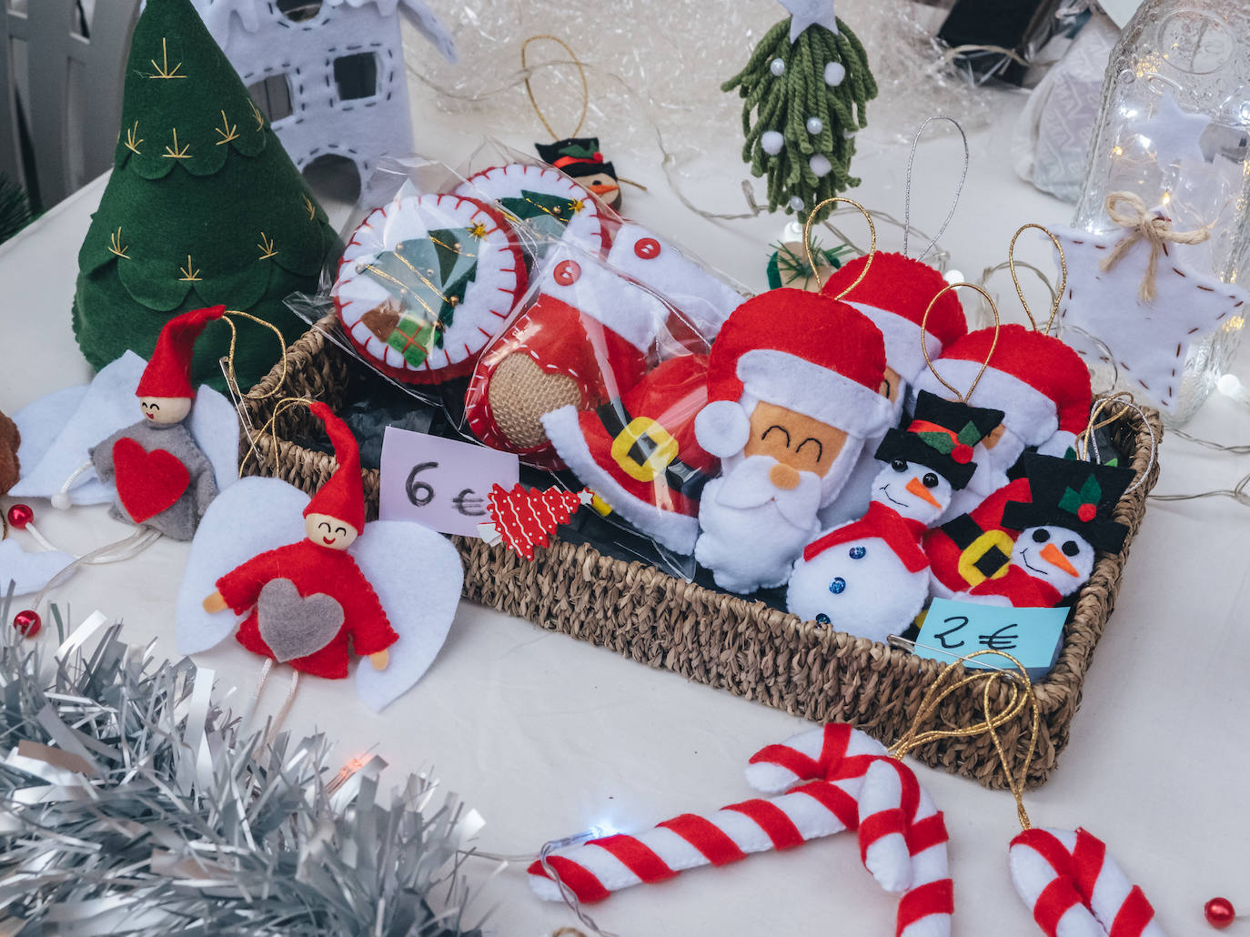 Fotos: Solidaridad y espíritu navideño en la &#039;Calle de las Setas&#039;