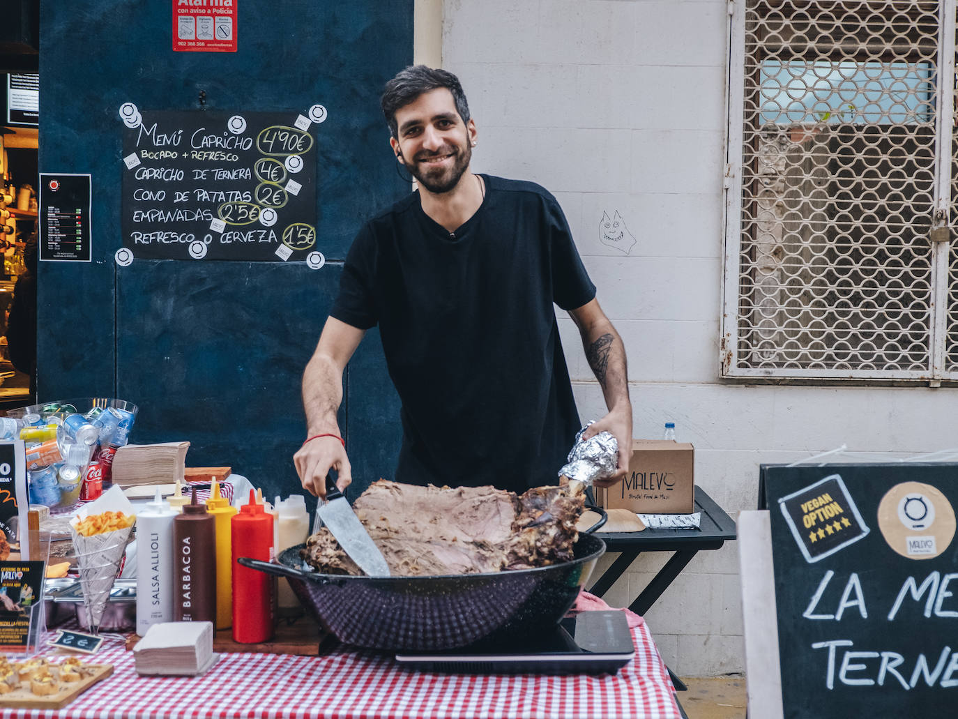 Fotos: Solidaridad y espíritu navideño en la &#039;Calle de las Setas&#039;