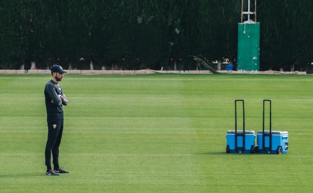 Pablo Machín, en su primer entrenamiento con el Elche 