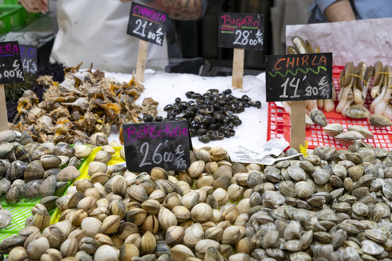 Fotos: El Mercado Central de Alicante se viste de Navidad