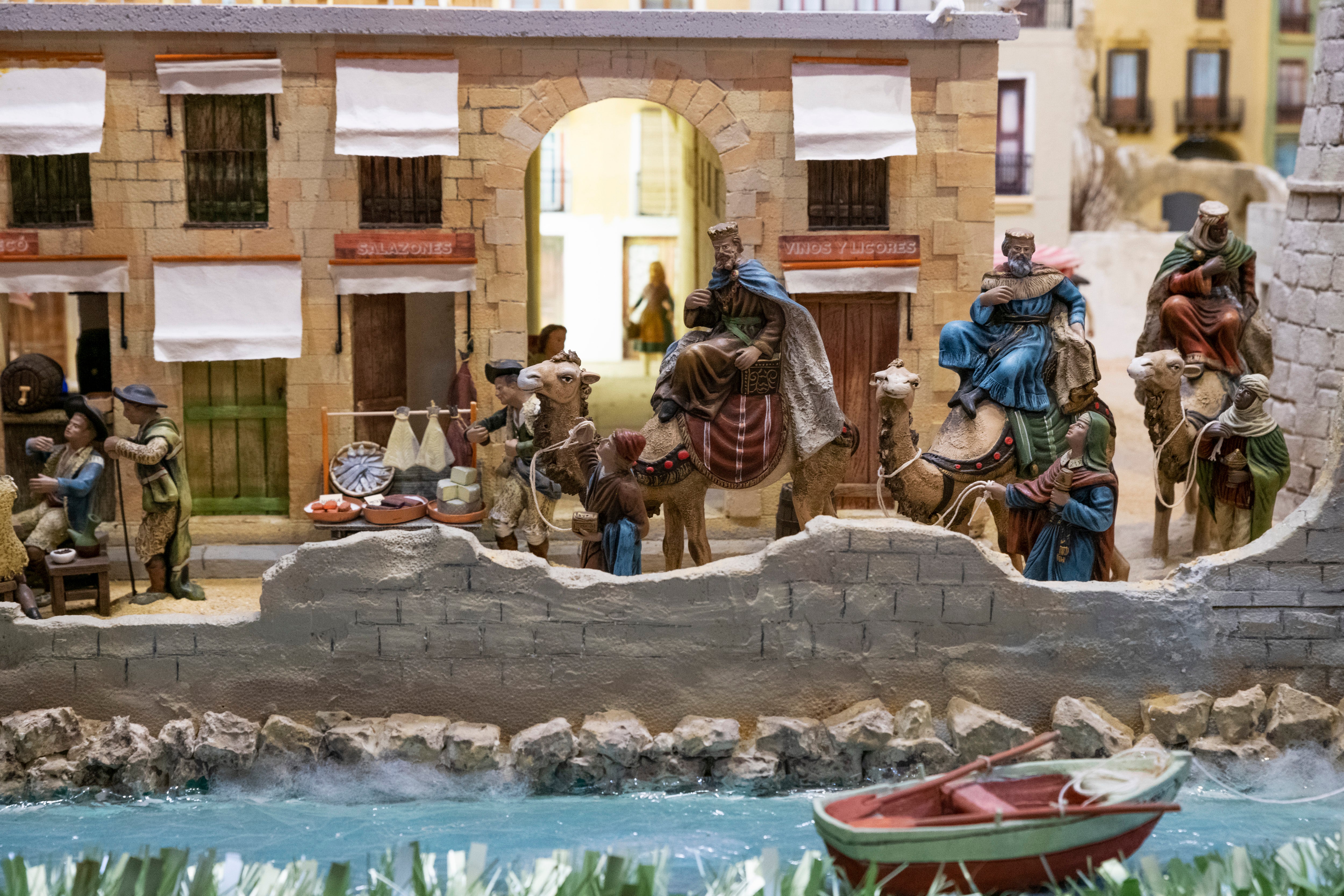 Fotos: Así el belén que muestra la Alicante histórica