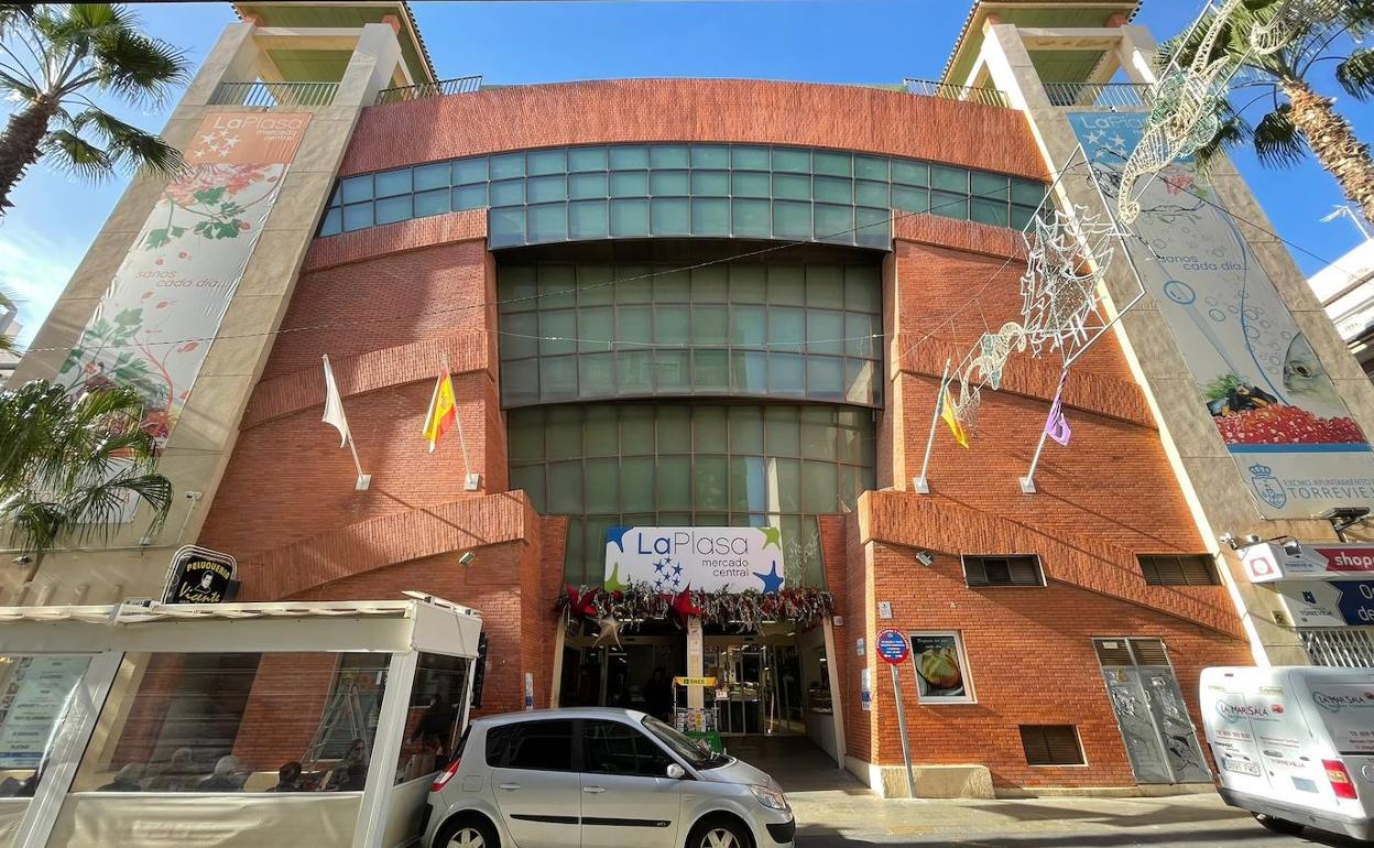 Edificio de La Plasa, que comprará el Ayuntamiento por completo. 