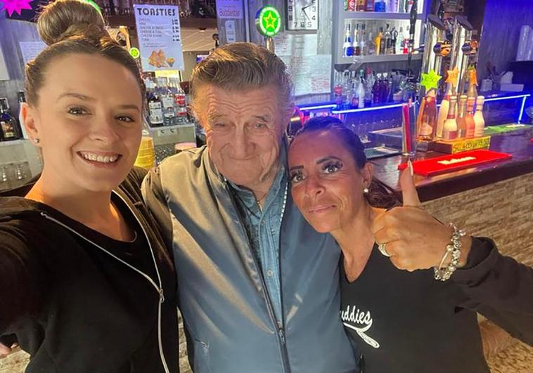 Derek Flynn, de turista desconocido a rock-star en Benidorm gracias a las redes sociales