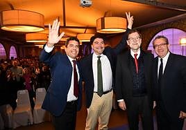 El presidente del PPCV, Carlos Mazón; el alcalde de Alicante, Luis Barcala; el expresidente del Gobierno Mariano Rajoy y el presidente del PP provincial, Toni Pérez.
