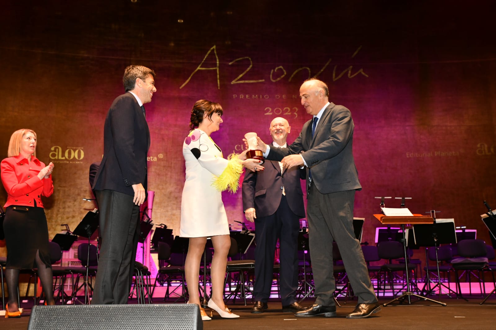 Doble homenaje a «malos y villanos», y a Azorín en Alicante