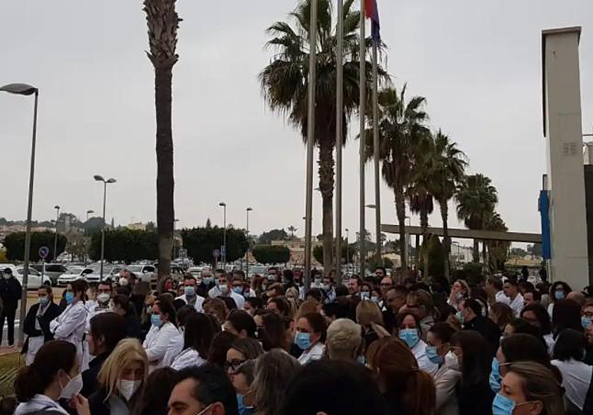 Reciente concentración a las puertas del Hospital de Torrevieja