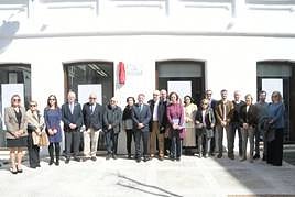 Familiares, amigos, alcalde de Xàbia y concejales, en el acto homenaje a 'Doña Ramona'.