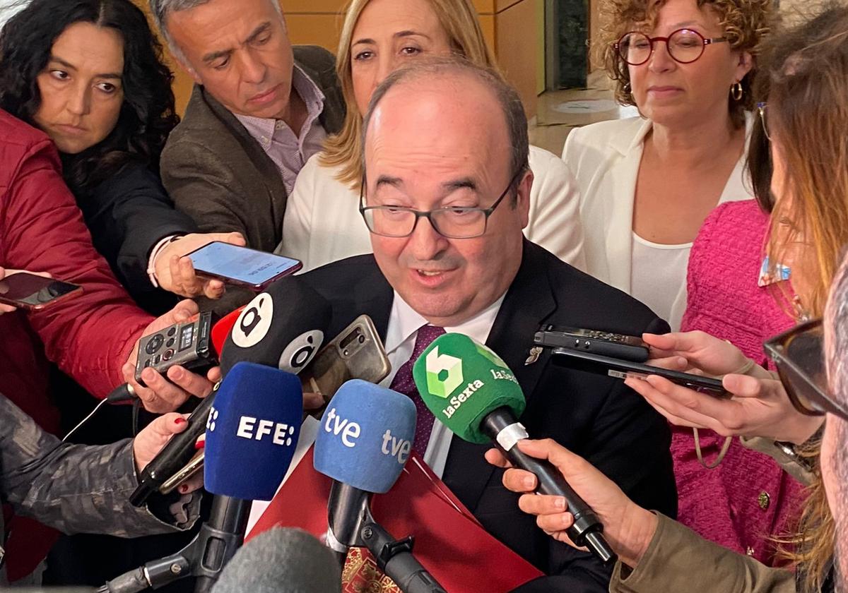 El ministro Miquel Iceta, durante la atención a los medios esta semana en Alicante.