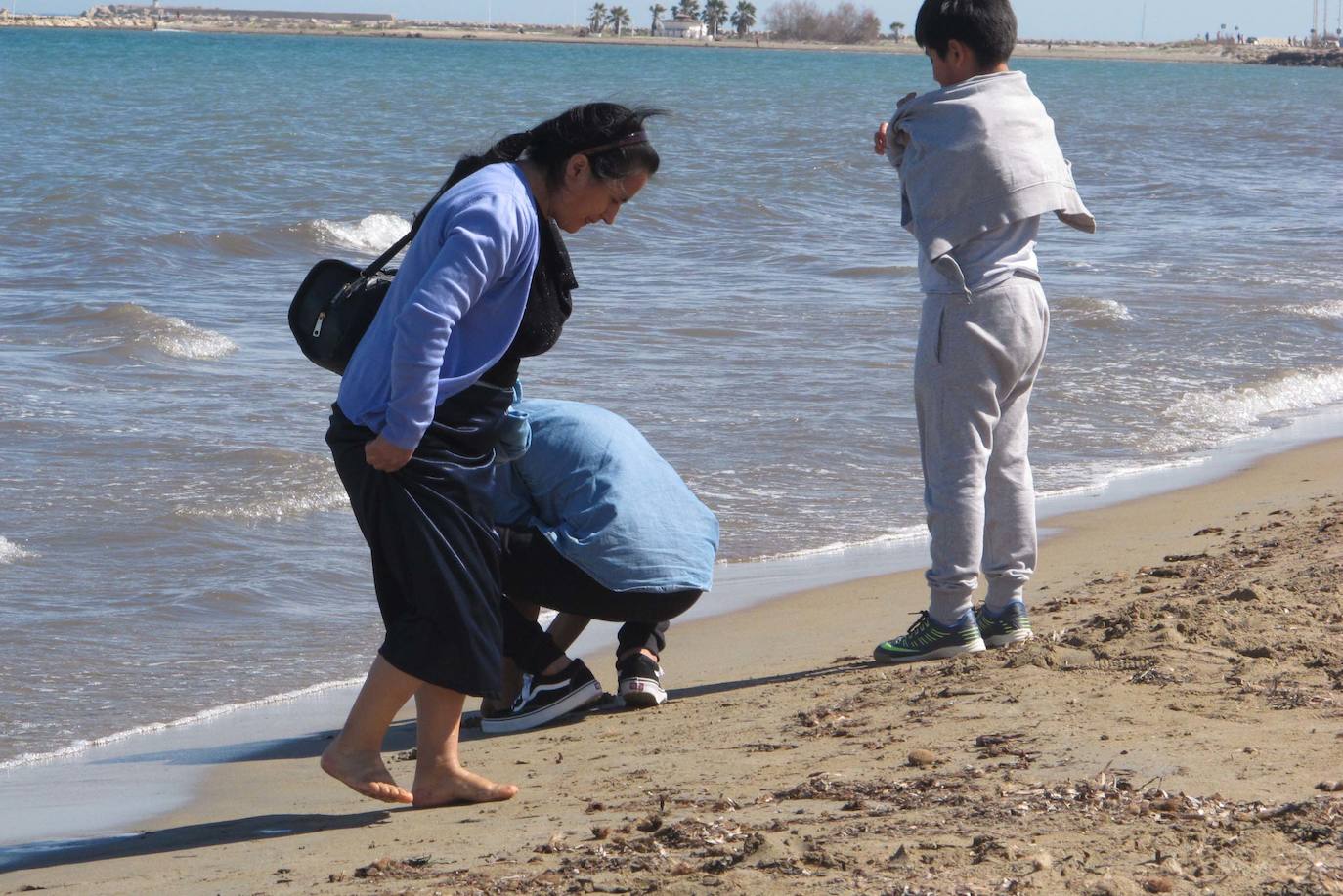 Las playas de Dénia se llenan en una jornada veraniega