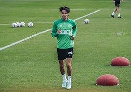 Álex Collado, durante un entrenamiento del Elche
