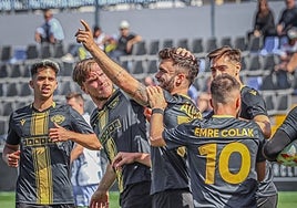 Álvaro Pérez celebra uno de los goles marcados al Atlético Baleares