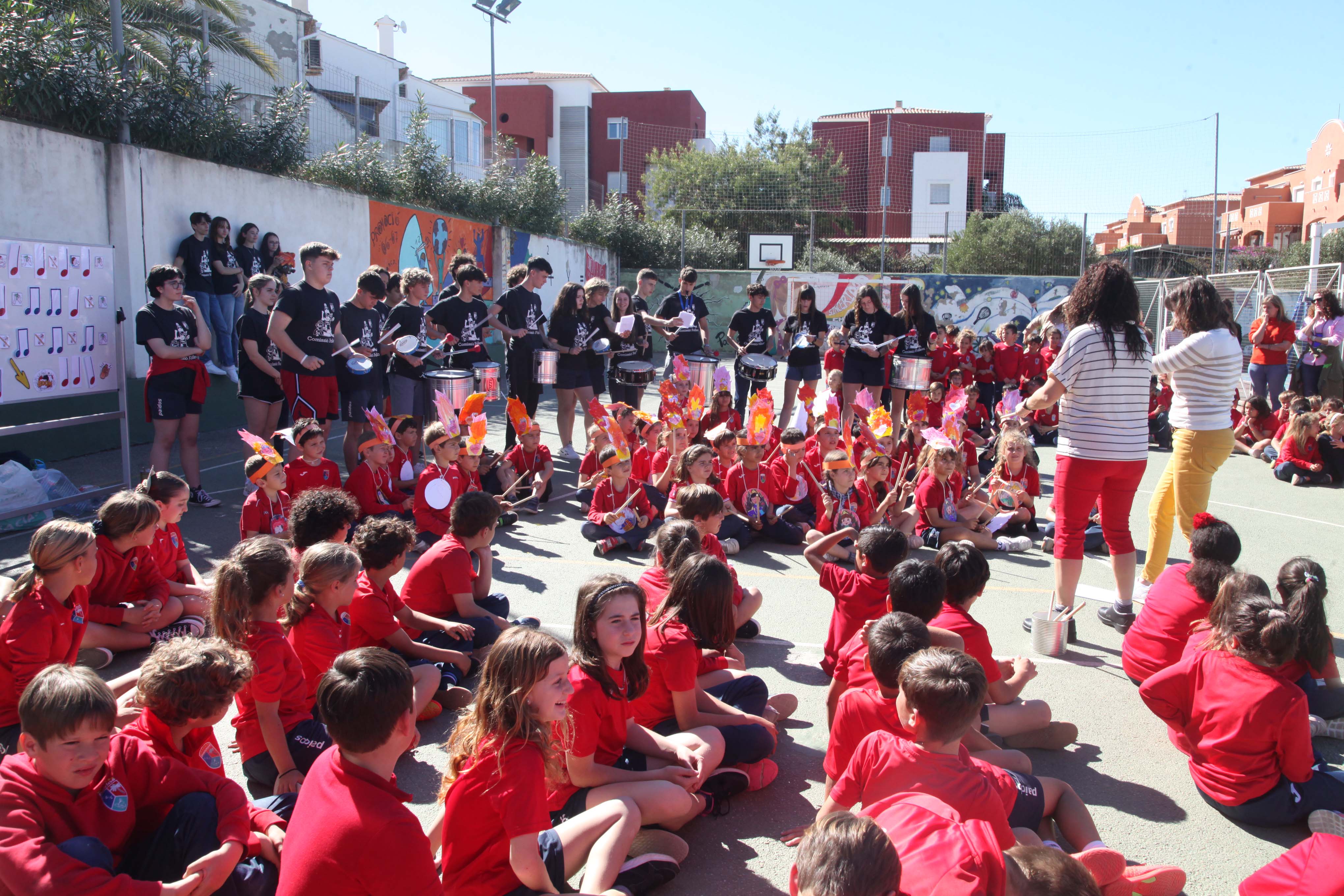 Las Fallas llegan al colegio Paidos de Dénia