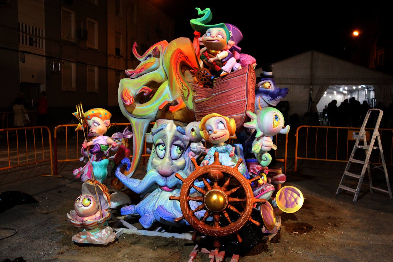 Las fallas de Dénia ya están plantadas y la fiesta servida