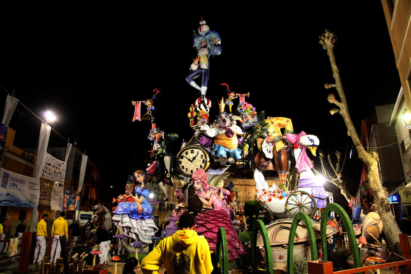 Las fallas de Dénia ya están plantadas y la fiesta servida