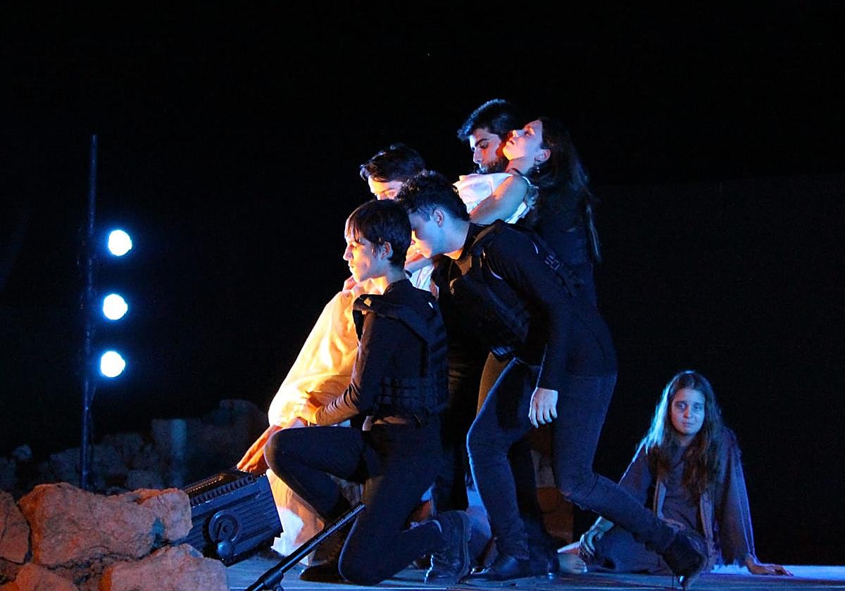 Representación de 'Troyanas' en el festival de l'Alcúdia.