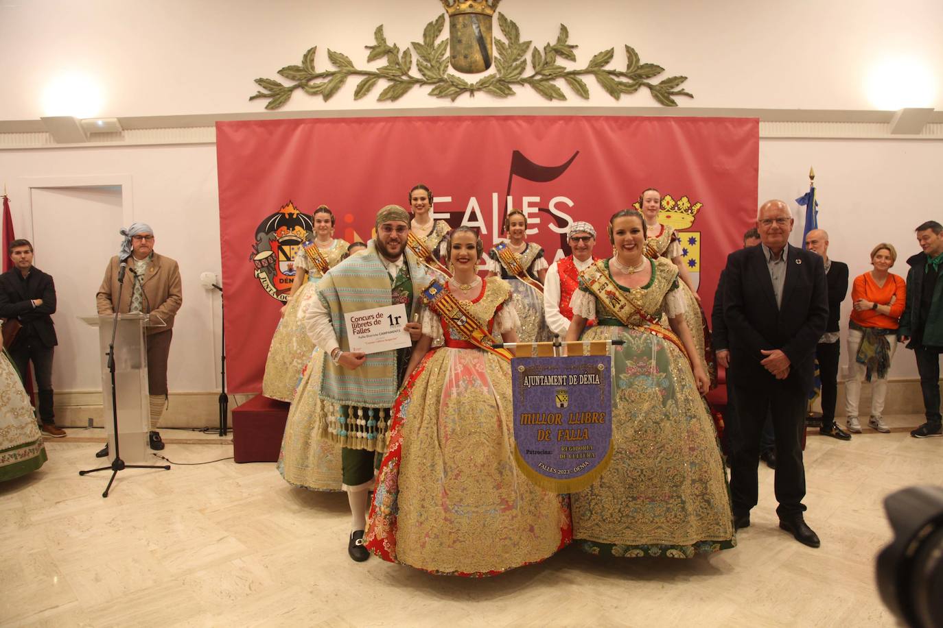 Las imágenes de la fiesta fallera en Dénia
