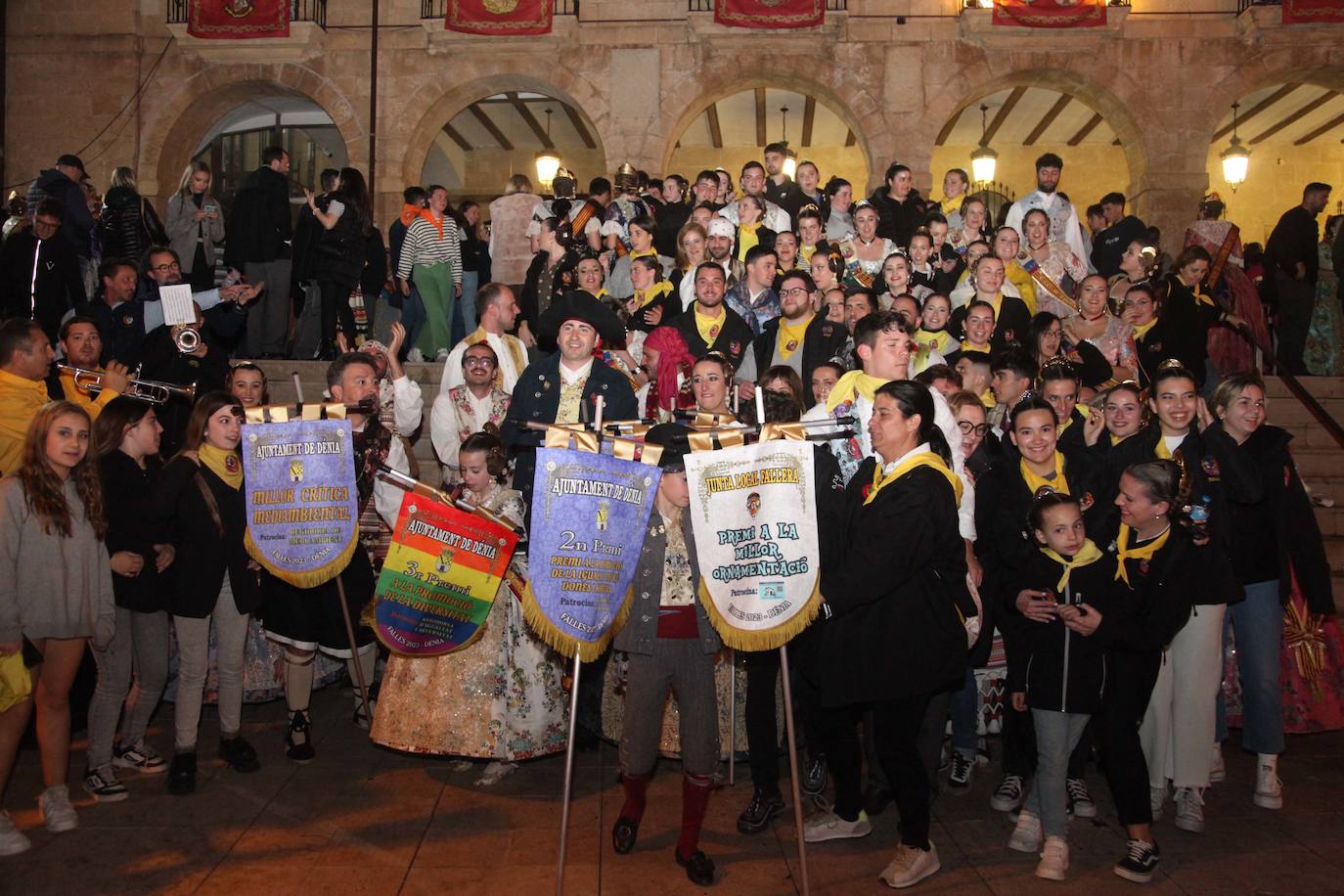 Las imágenes de la fiesta fallera en Dénia